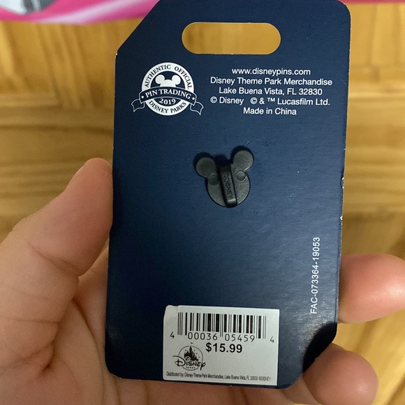 Star Wars galaxy’s edge release pin - Picture 2 of 2